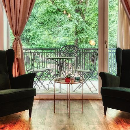 Nature Apartment - Minutes Away From The Old Town And Afi Mall Brassó Kültér fotó