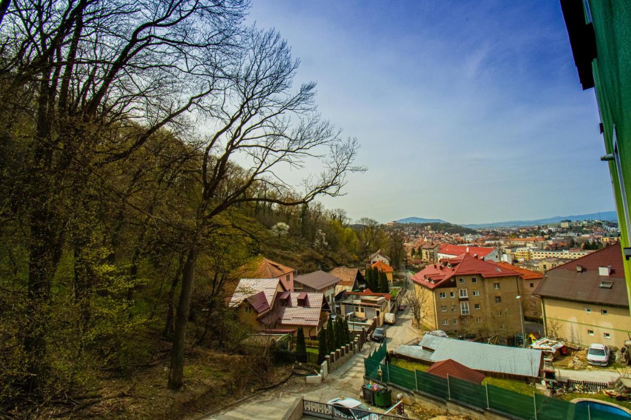 Nature Apartment - Minutes Away From The Old Town And Afi Mall Brassó Kültér fotó