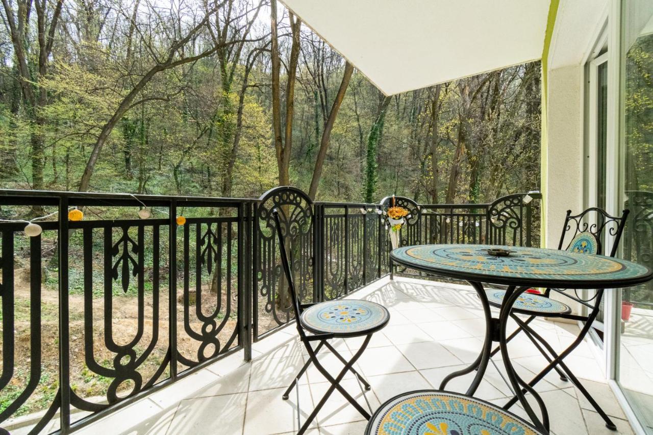 Nature Apartment - Minutes Away From The Old Town And Afi Mall Brassó Kültér fotó